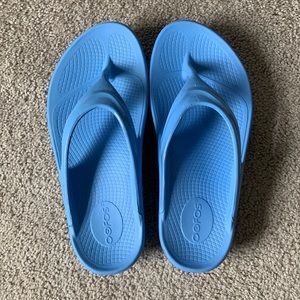 Oofos Size 7 Sandals